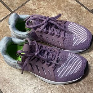 Innov F-Lite  Graphene Grip Size 6.5-7 Purple and Gray Running Shoes